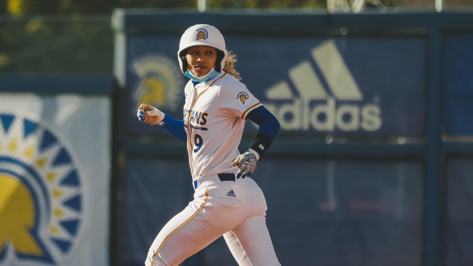 Baseball Splits Saturday Doubleheader Against UMass-Lowell - North