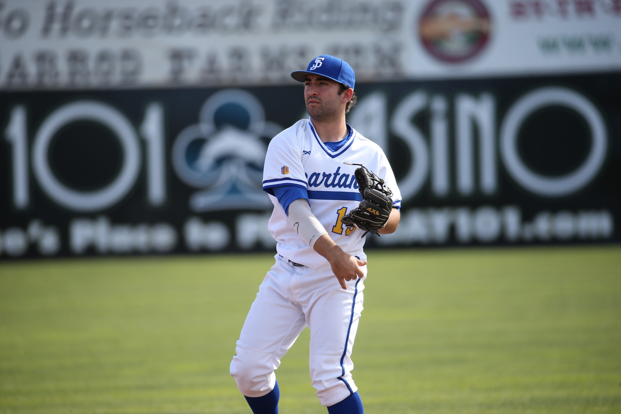 Western Oregon baseball splits doubleheader at Fresno Pacific