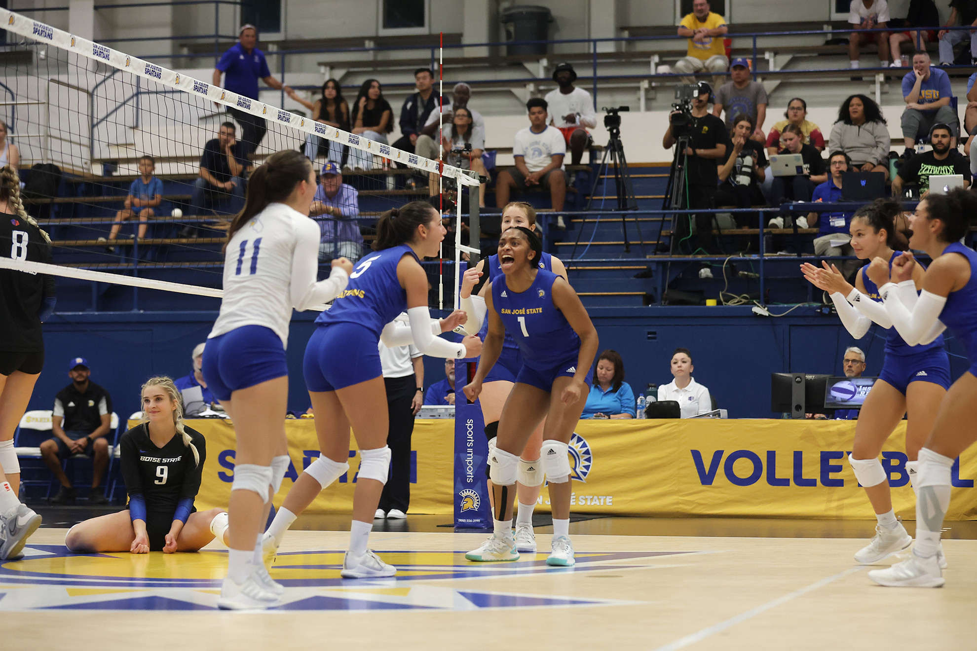 Jiana Lawson - Women's Volleyball 2022 - SJSU Athletics - Official ...