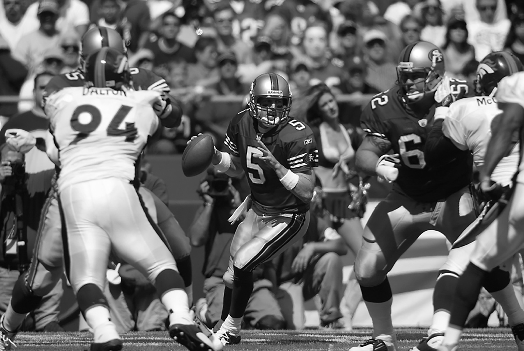 1 Oct 2001: Jeff Garcia of the San Francisco 49ers during the